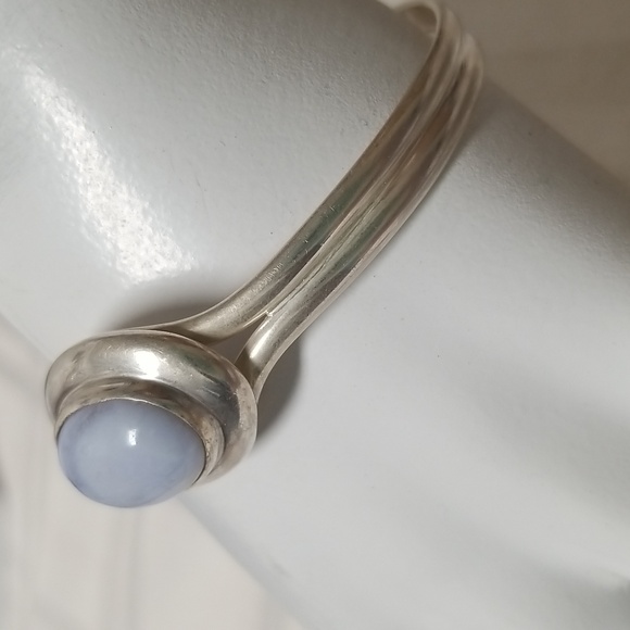 BLUE LACE AGATE CUFF STYLE BRACELET IN 925 SS, 7", EUC, J#49 - Picture 2 of 4